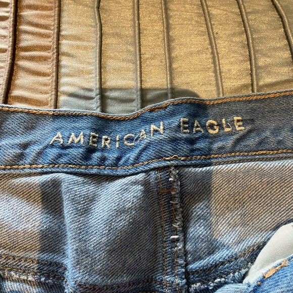 American Eagle Girlfriend Jeans - Size 8 - Picture 5 of 7
